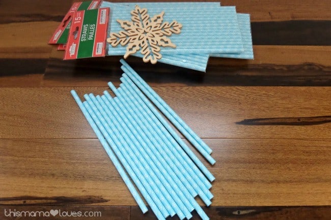 DIY Christmas Wreath Decoration from Paper Straws