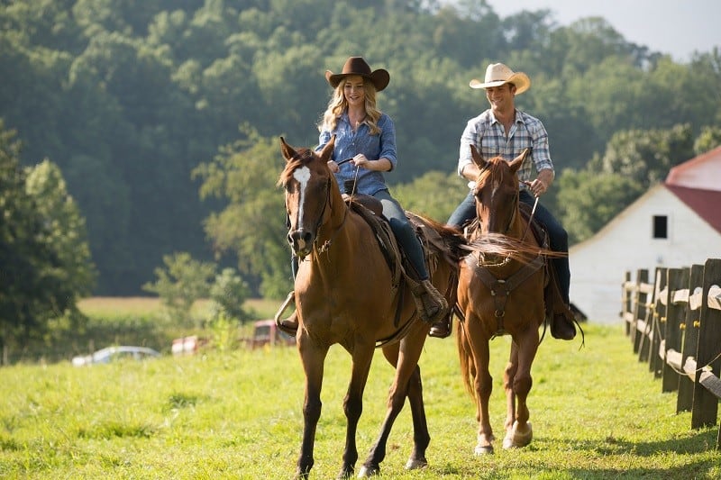 On set with The Longest Ride cast - This Mama Loves