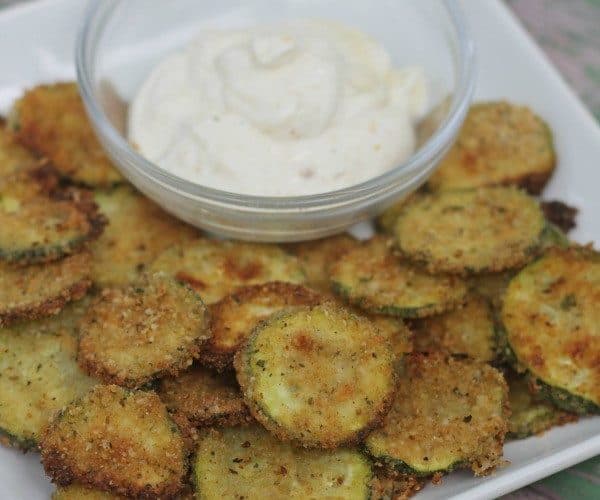 Easy {Oven Baked} Parmesan Zucchini Chips to try right now