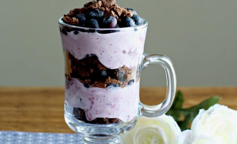 Blueberry Chocolate Breakfast Parfait- This Mama Loves