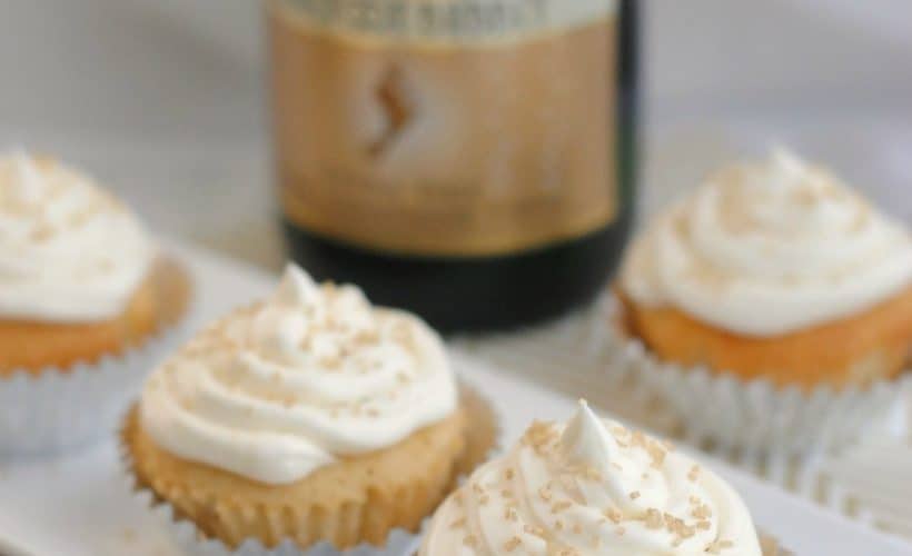 Award Show Party Bubbly Cupcakes Recipe- This Mama Loves