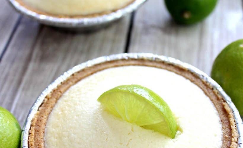 Mini Key Lime Pie Cheesecake Recipe / This Mama Loves