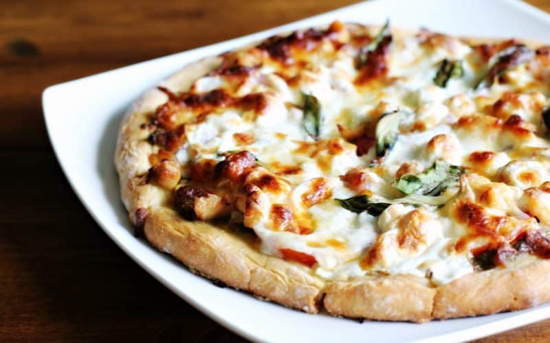 Chicken Pesto Pizza Recipe from This Mama Loves